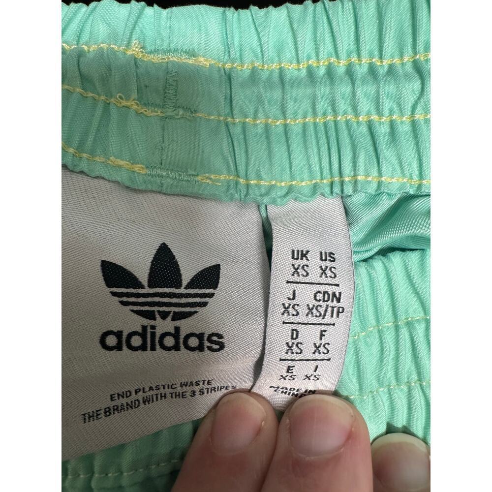 Adidas Originals Enjoy Summer Trefoil Shorts Men’s Size XS Green Mint Flower - Picture 5 of 8